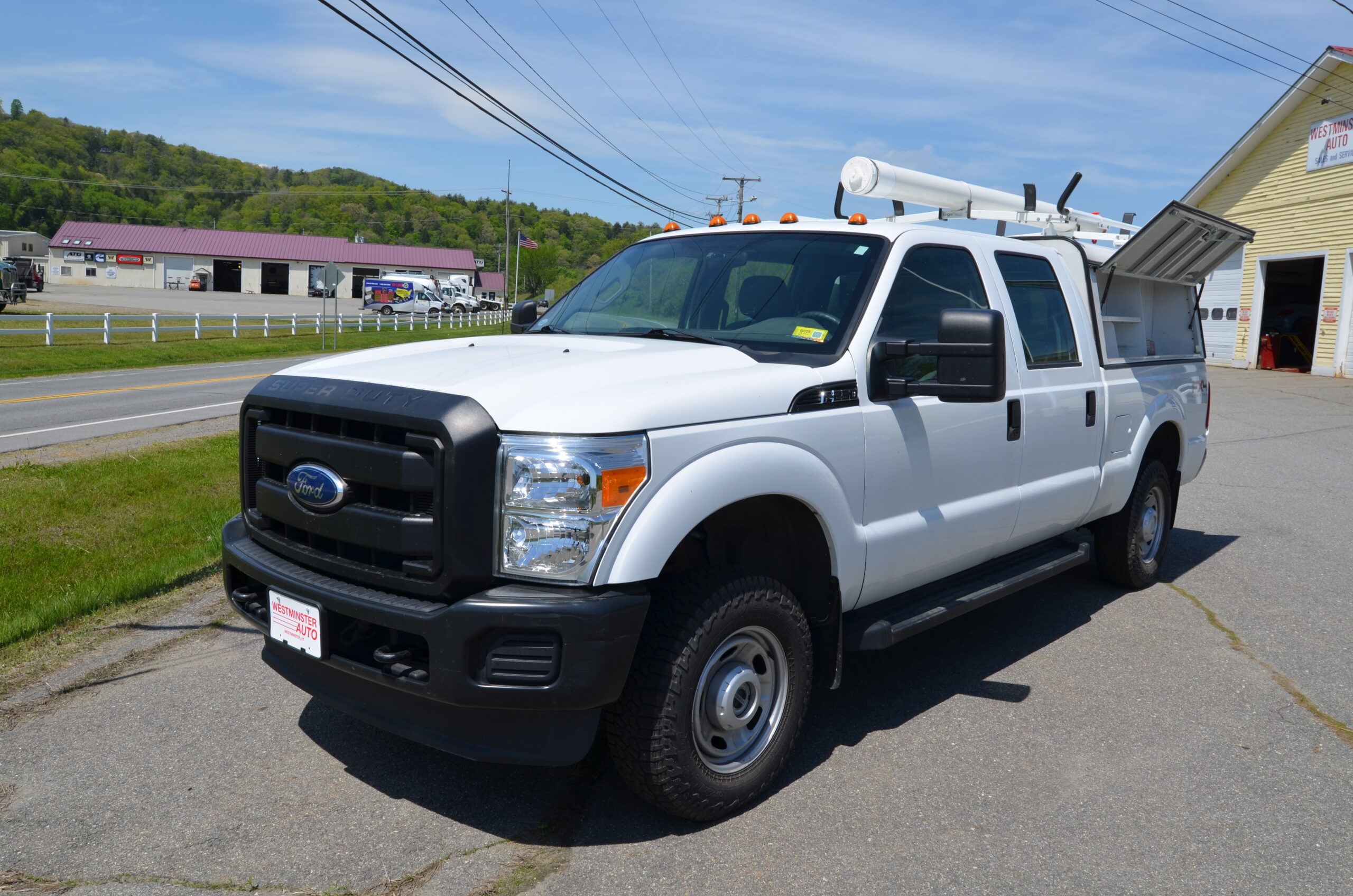 2011 F250 CREW CAB XL 4X4 TOOL BOX CAP W/RACK Westminster Auto Service