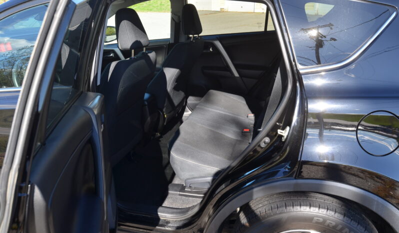 2018 TOYOTA RAV4 4D SUV AWD full