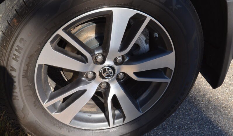 2018 TOYOTA RAV4 4D SUV AWD full