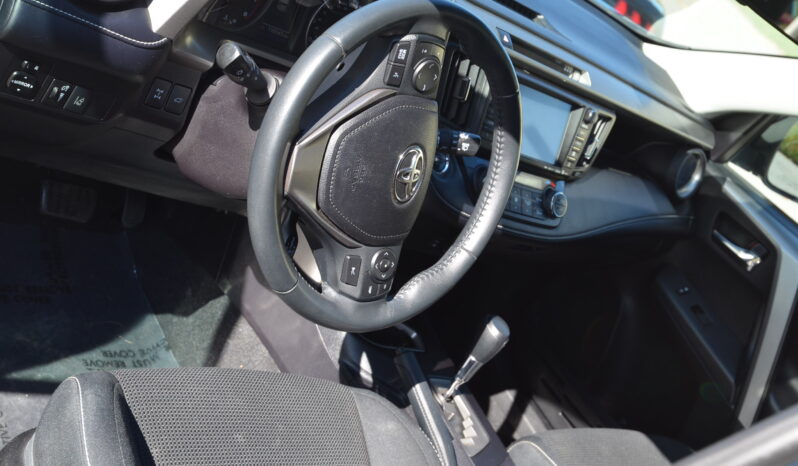 2018 TOYOTA RAV4 4D SUV AWD full